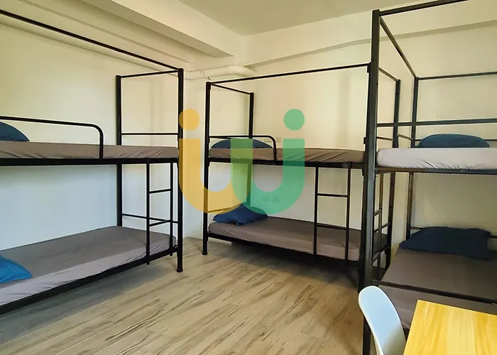 Woke Coliving Kanlaon カプセルホテル マニラ市